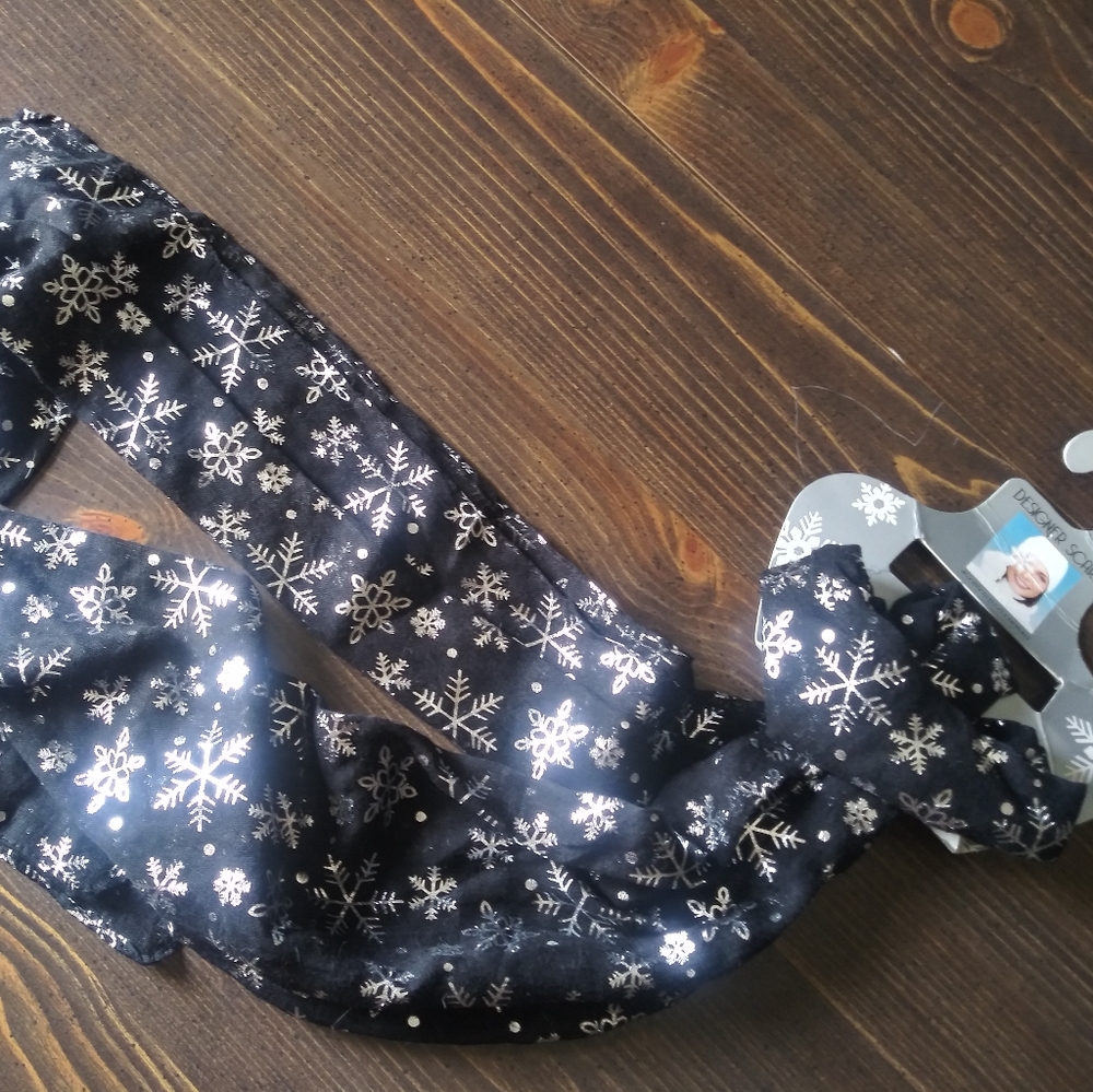 Snowflakes scarf